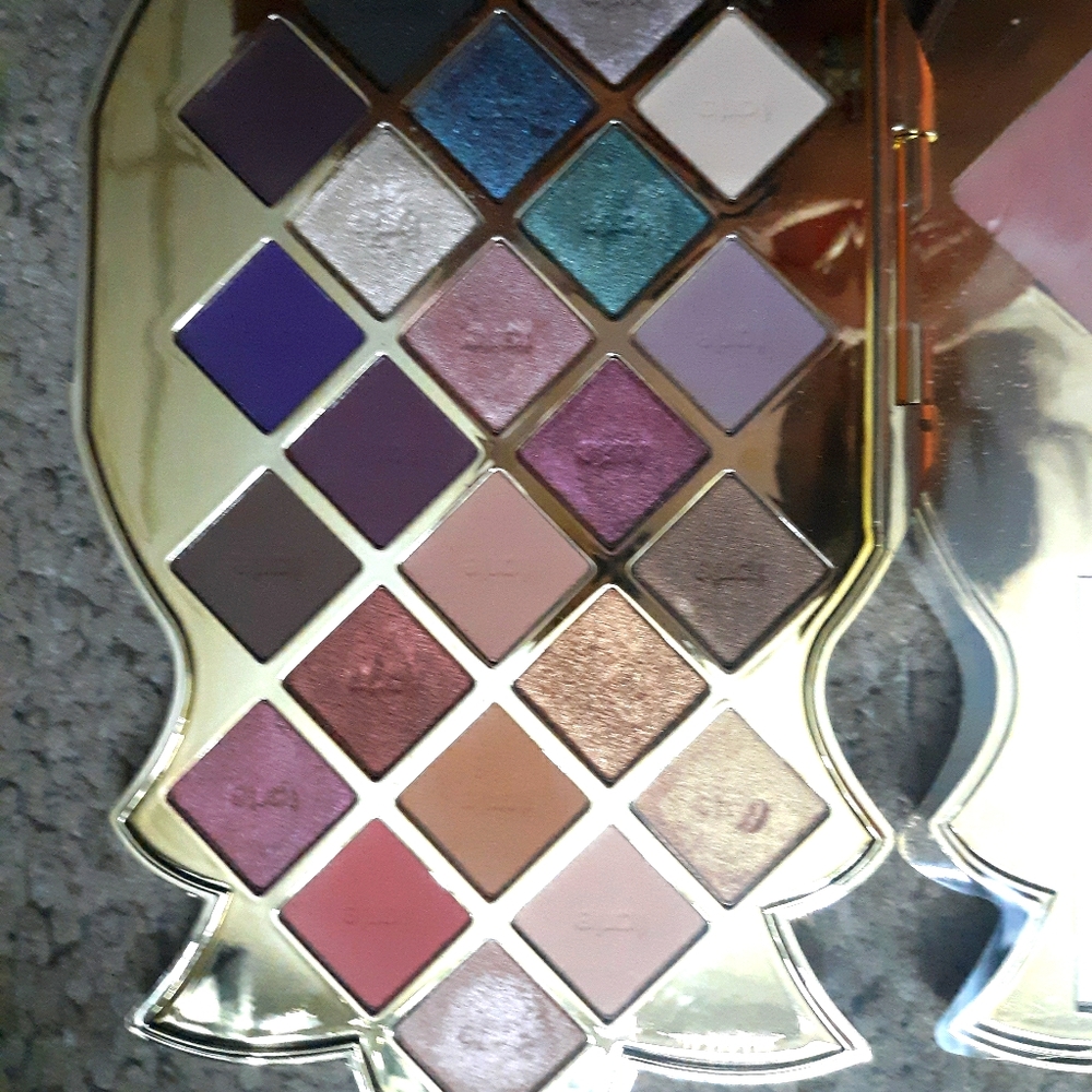 Tarte pineapple pallet limited edition